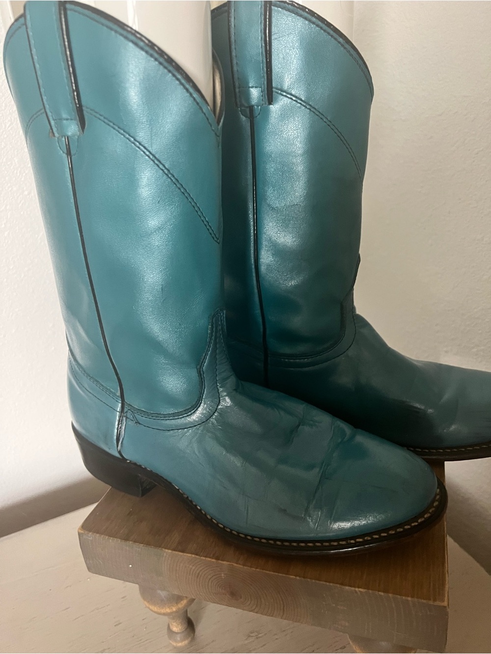 Laredo Turquoise Blue Western Cowgirl boots size 8.5